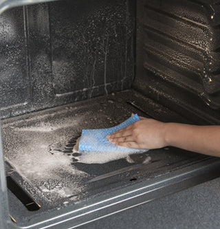 Hotpoint® 30" Free-Standing Front Control Gas Range