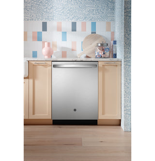GE® Fingerprint Resistant Top Control with Stainless Steel Interior Dishwasher with Sanitize Cycle